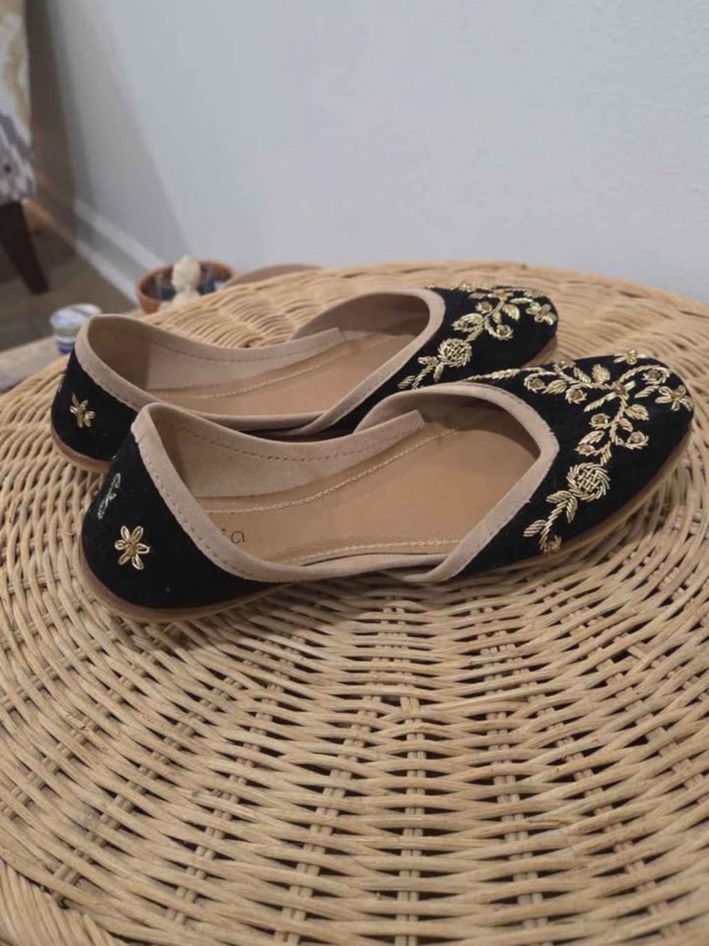 Size 7 Fuchsia Black Velvet Embroidered Jutti Flats Gold Floral Slip-On Shoes
